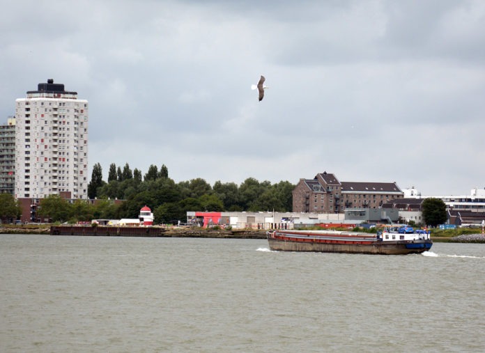 WSS tocht klein schip Schiedam MD9_1992
