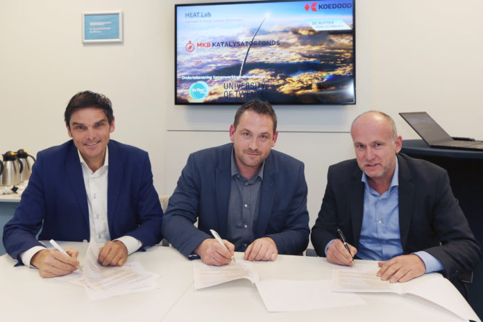 Foto pers ondertekening samenwerkingsovereenkomst