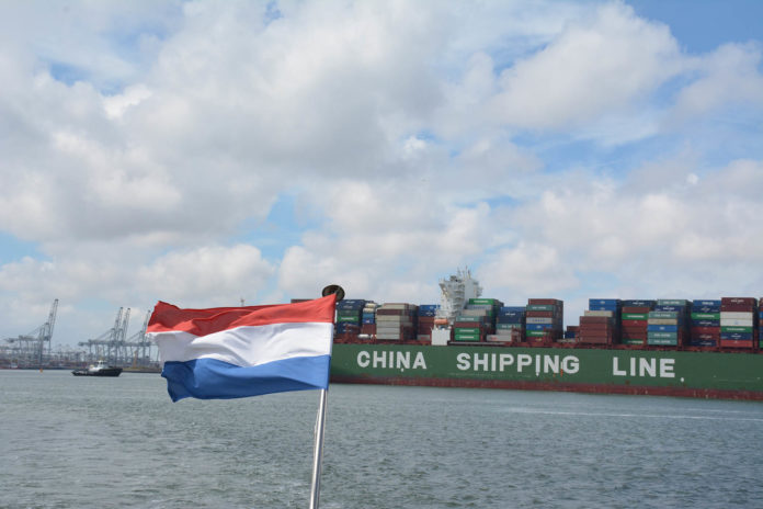 NL vlag China Shipping containers MD9_1836