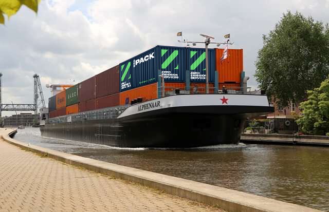 Alphenaar met zespacks
