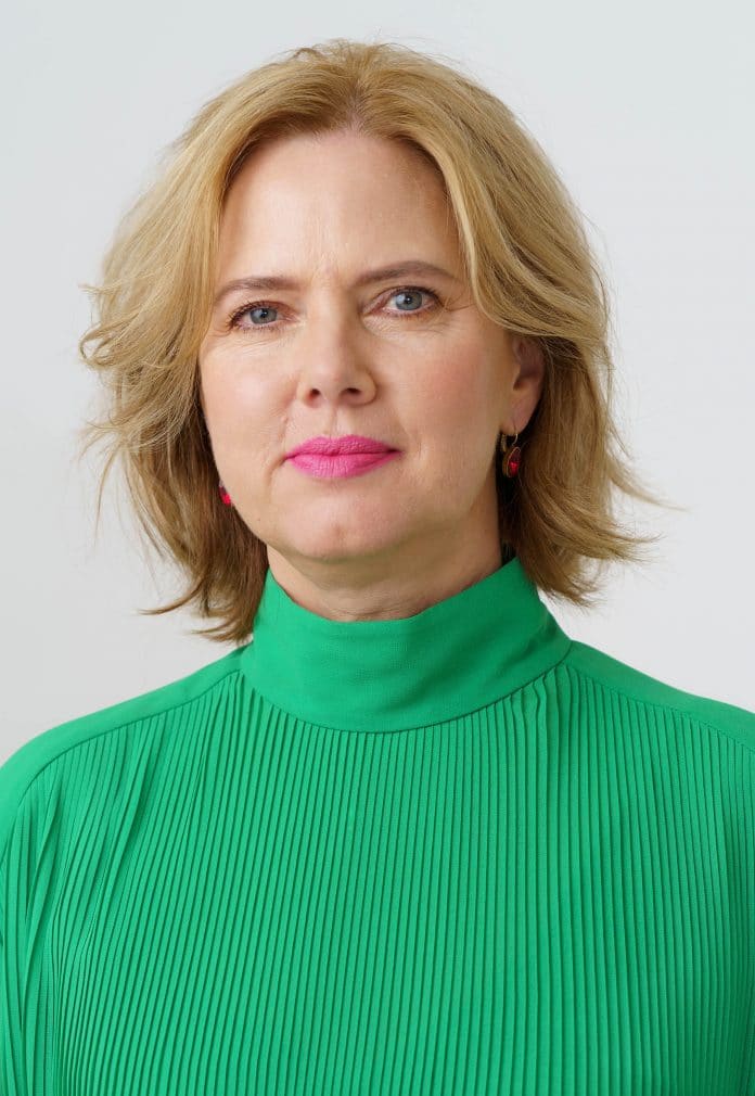 minister Cora van Nieuwenhuizen