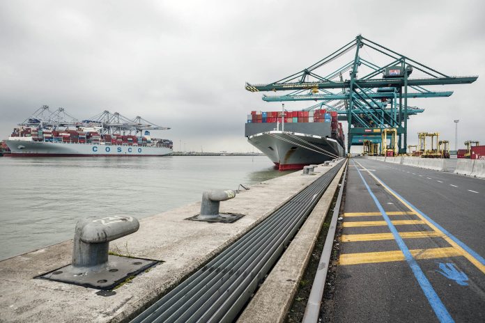 Antwerpen containers foto port of Antwerp