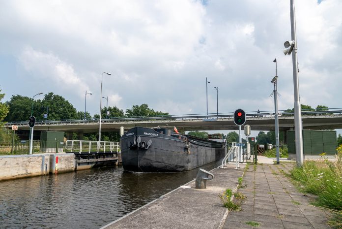 Maxwell Taylorbrug over Sluis 4 van Zuid-Willemsvaart