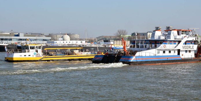 bunkerboot bij duwboot