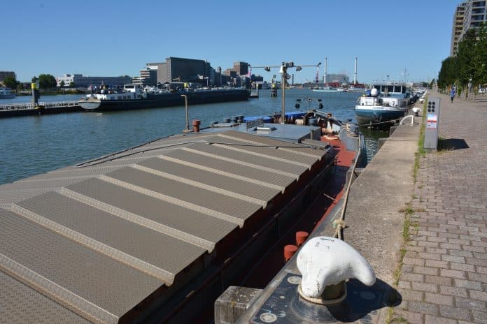 Ligplaatsen Maashaven 1800