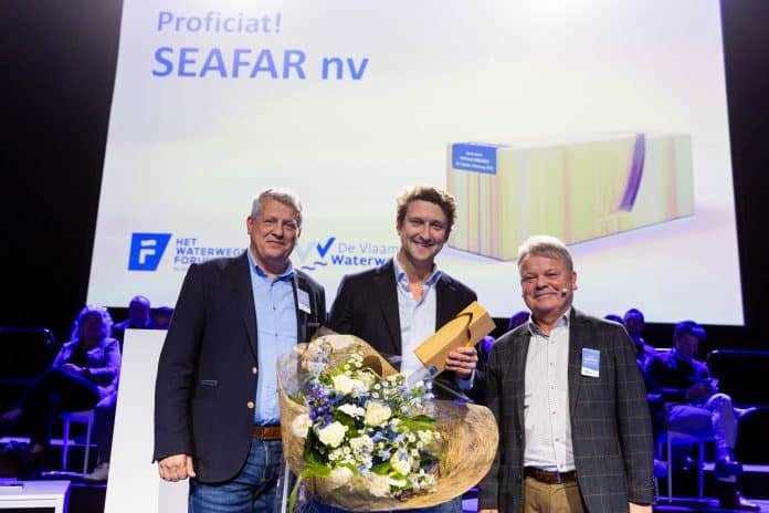 Boegbeeld vlnr Koen Anciaux, Louis-Robert Cools, Chris Danckaerts