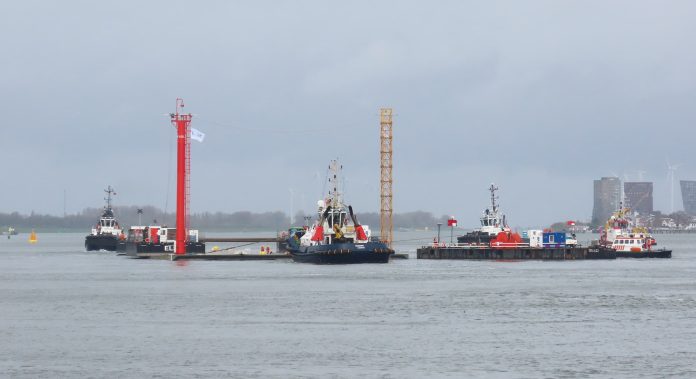 Afzinken Maasdelta tunneldeel