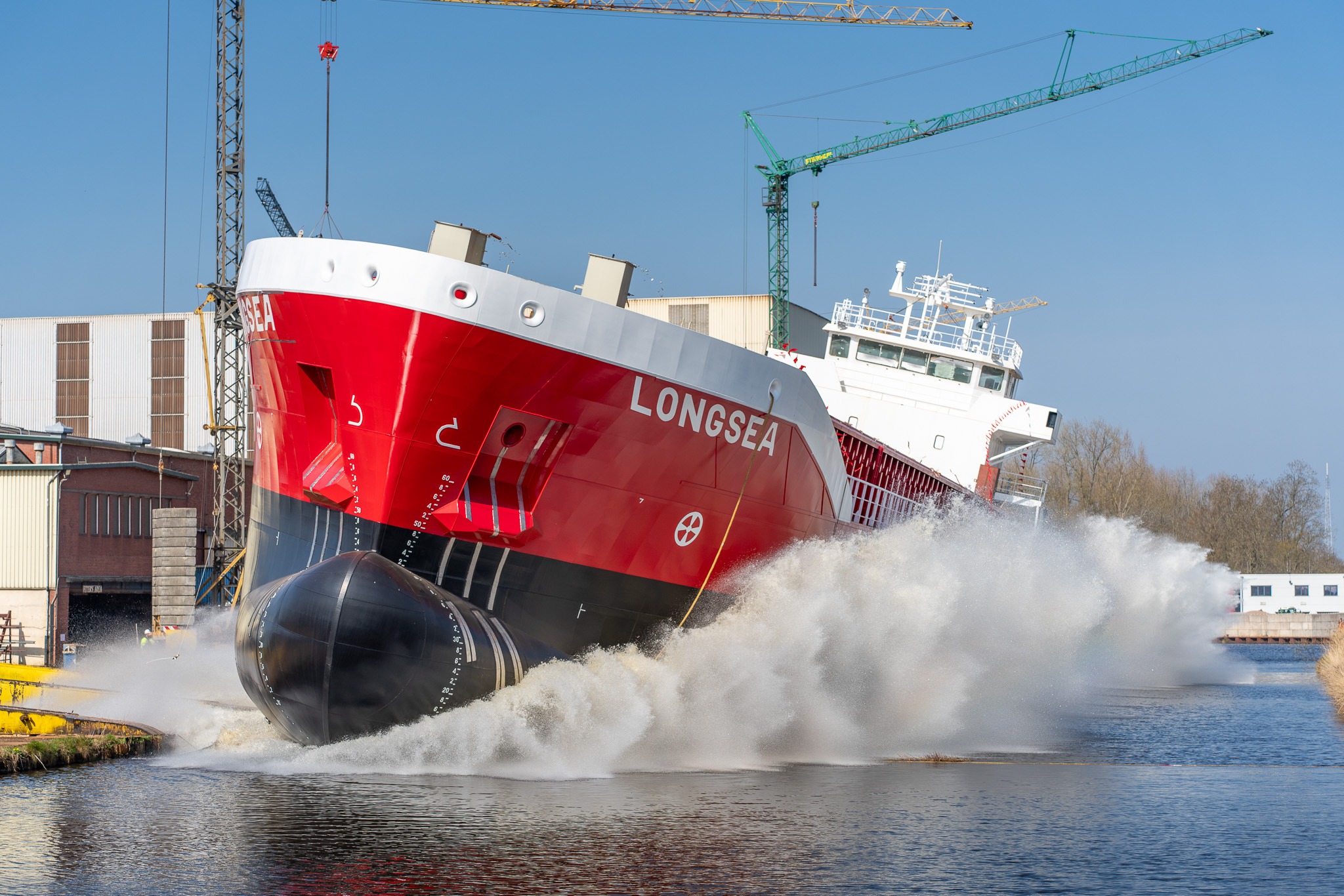 Longsea plonst het water in