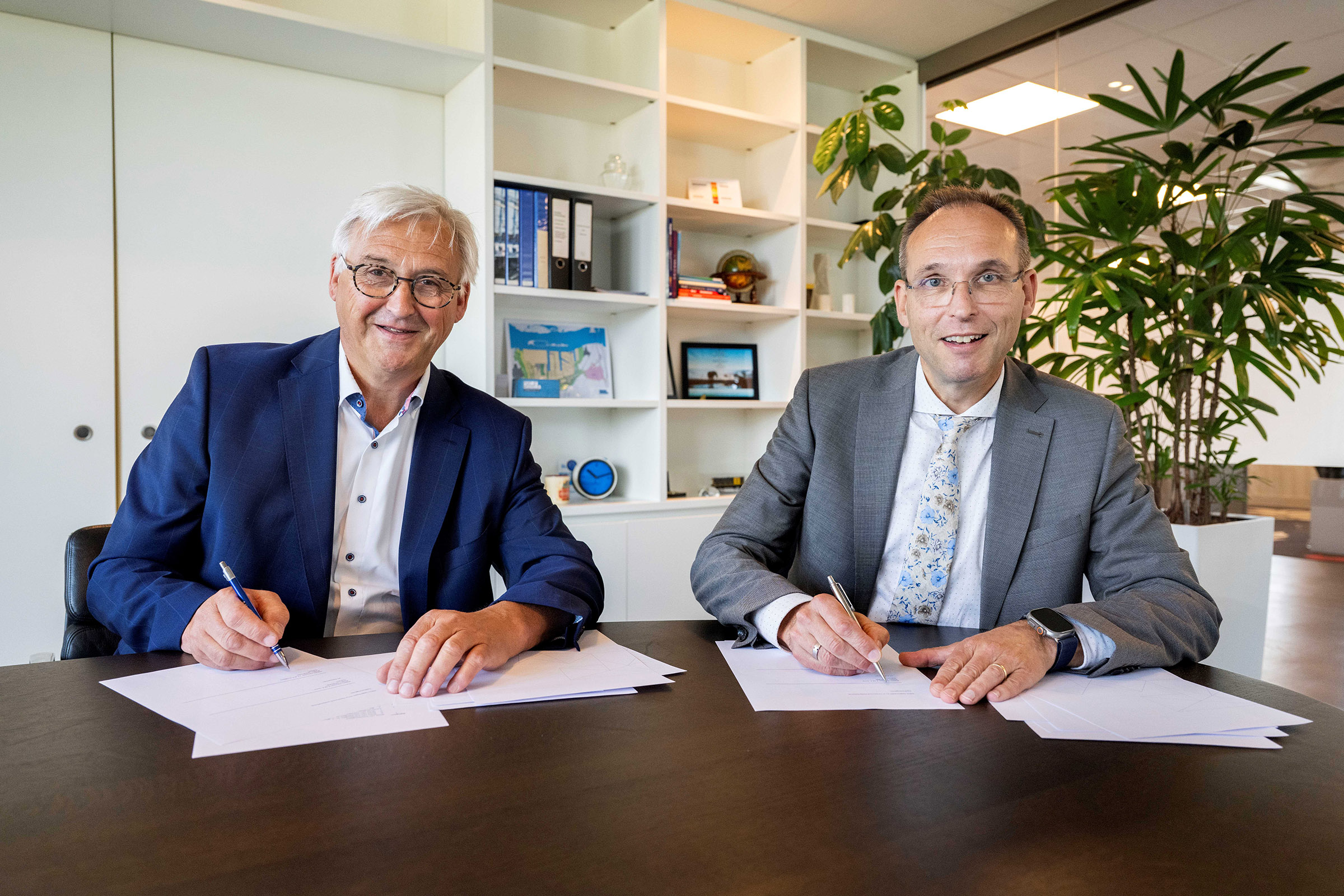 Van den Herik gaat minstens vier jaar in Moerdijk baggeren