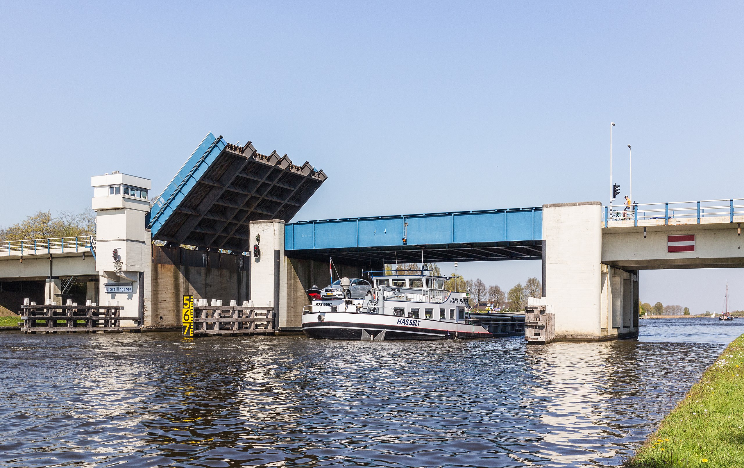 Nieuwe bruggen bij Uitwellingerga, Spannenburg en Kootstertille